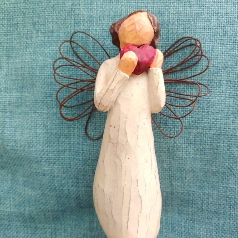 Willow Tree "Angel of the Heart" Figurine